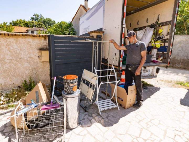 Débarras de caNous réalisons le débarras de maisons et des locaux avec tri et évacuation inclus.ve Arpajon